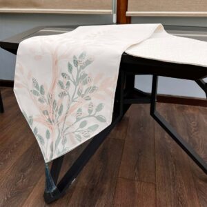 Alternative view of Arielle Runner