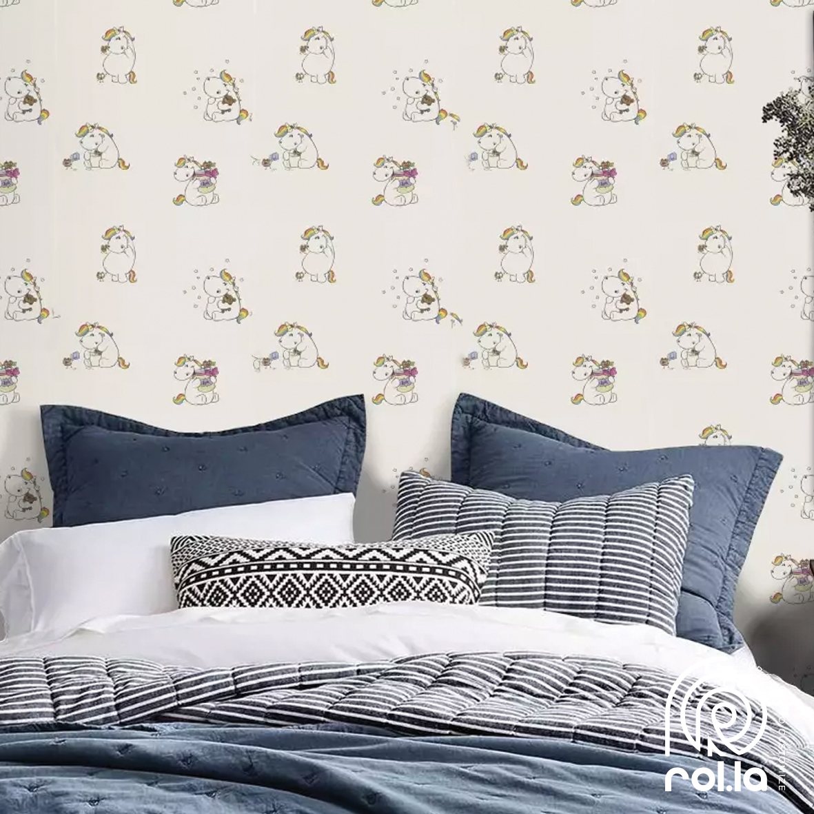 211900: Playful Unicorn Rasch Wallpaper Roll